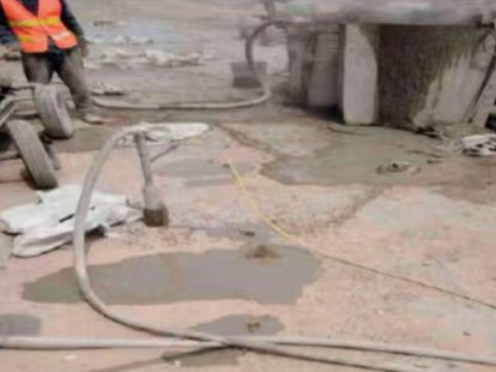 下陆水泥混凝土路面板底注浆技术 路面脱空注浆整治方案